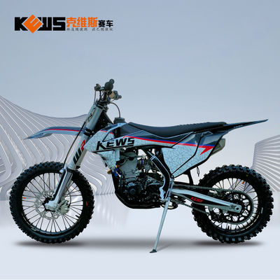 Honda NC300S Karbüratörlü ve Yakıt Enjeksiyonlu Hava Soğutmalı Tek Silindirli Motosikletler