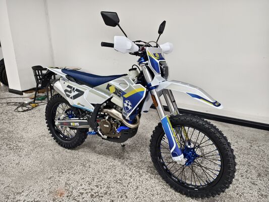 KEWS K27-YBS300 300 cc Sıvı soğutmalı Enduro Motosikleti Ekstrem off-road performansı için ayarlanabilir süspansiyonla