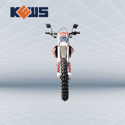 Tam Set Euro 4 Motosikletler Yolda Kews Motosikletler K20 Model Nc300s Motorunda Yakıt Enjeksiyonu