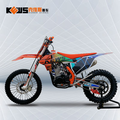 CBS300 Efi ve Karbüratörlü İki Versiyonlu Su Soğutmalı Motor Kırmızı Motokros Bisikleti