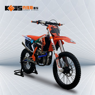 CBS300 Efi ve Karbüratörlü İki Versiyonlu Su Soğutmalı Motor Kırmızı Motokros Bisikleti