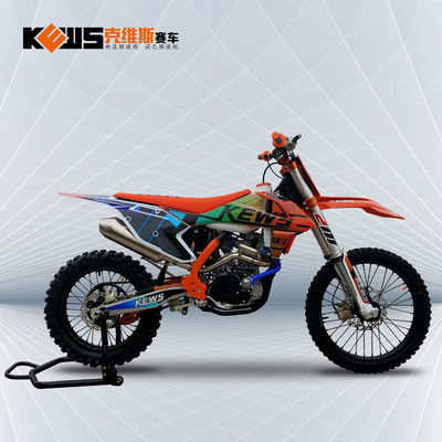 CBS300 Efi ve Karbüratörlü İki Versiyonlu Su Soğutmalı Motor Kırmızı Motokros Bisikleti