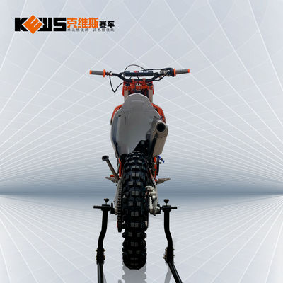 CBS300 Efi ve Karbüratörlü İki Versiyonlu Su Soğutmalı Motor Kırmızı Motokros Bisikleti