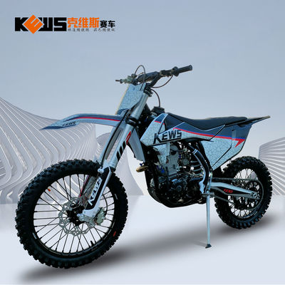 Honda NC300S Karbüratörlü ve Yakıt Enjeksiyonlu Hava Soğutmalı Tek Silindirli Motosikletler