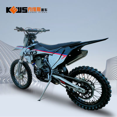 Honda NC300S Karbüratörlü ve Yakıt Enjeksiyonlu Hava Soğutmalı Tek Silindirli Motosikletler
