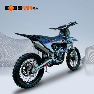 Honda NC300S Karbüratörlü ve Yakıt Enjeksiyonlu Hava Soğutmalı Tek Silindirli Motosikletler