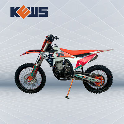 K23 Modeli Enduro Dirt Bikes Zongshen NC300S Su Soğutmalı Dört Zamanlı Kırmızı Ve Siyah Motosikletler