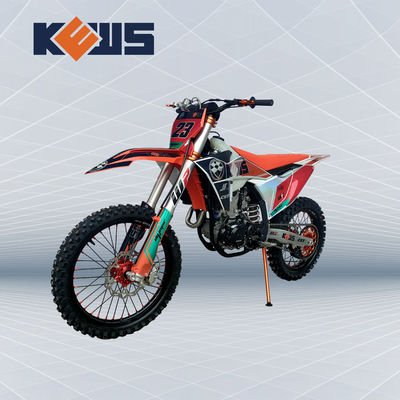 K23 Modeli Enduro Dirt Bikes Zongshen NC300S Su Soğutmalı Dört Zamanlı Kırmızı Ve Siyah Motosikletler