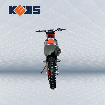 K23 Modeli Enduro Dirt Bikes Zongshen NC300S Su Soğutmalı Dört Zamanlı Kırmızı Ve Siyah Motosikletler