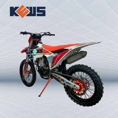 K23 Modeli Enduro Dirt Bikes Zongshen NC300S Su Soğutmalı Dört Zamanlı Kırmızı Ve Siyah Motosikletler