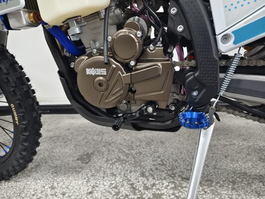 KEWS K27-YBS300 300 cc Sıvı soğutmalı Enduro Motosikleti Ekstrem off-road performansı için ayarlanabilir süspansiyonla